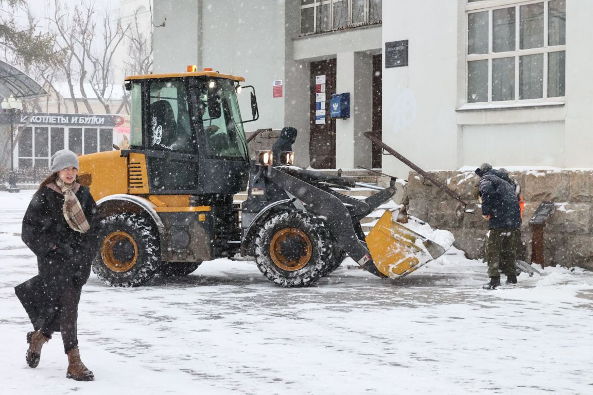 Глава Екатеринбурга предупредил коммунальщиков о ночных рейдах по уборке  снега - «Уральский рабочий»